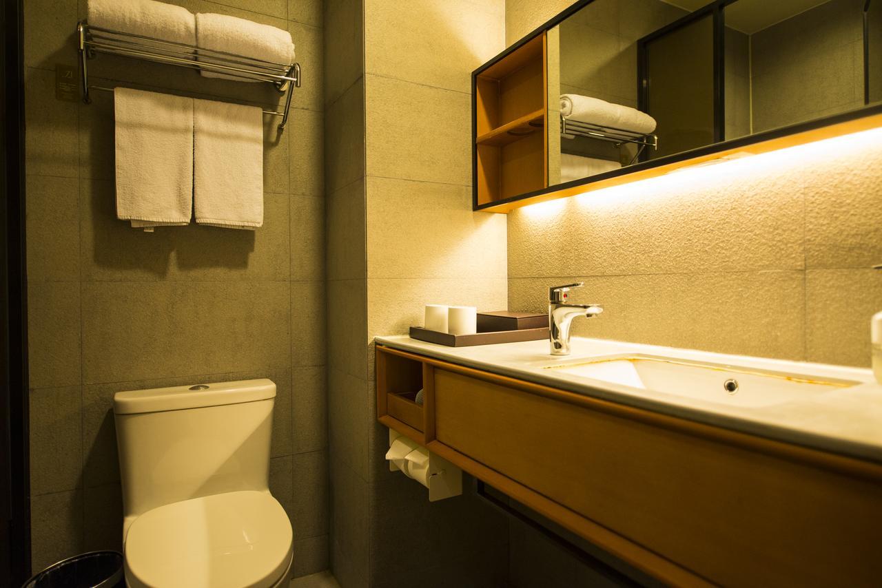 Ji Hotel Shanghai Hongqiao Airport Huqingping Highway Eksteriør billede